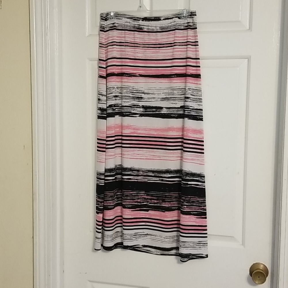 Pink black-and-white maxi skirt size small